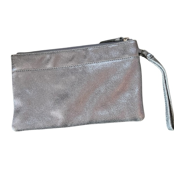 Margot New York Silver Metalic Wristlet Genuine Leather Handbag. - Picture 2 of 6